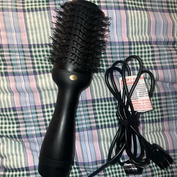 Amika Black Hair Styling Brush - Picture 2 of 3